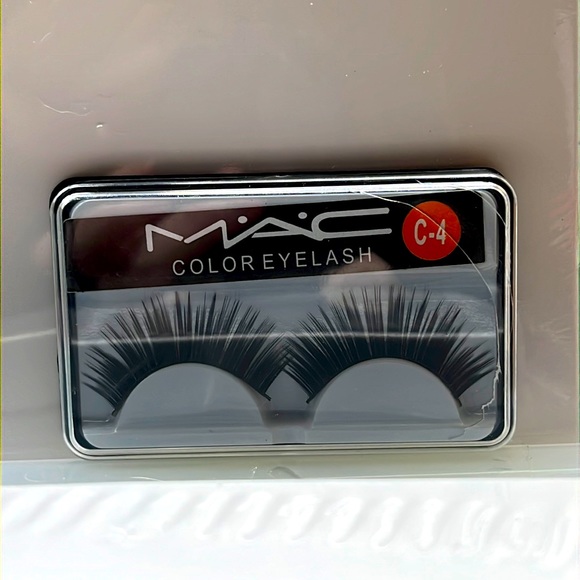 MAC Eyelash C-4 - Picture 1 of 1